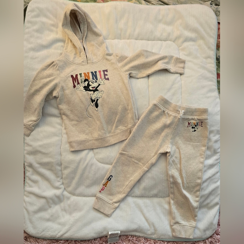 Beige Gap x Disney kids sweatsuit, hoodie and sweatpants. Size 5. Gently used.